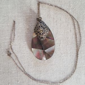 Rhinestone pendant necklace with delicate chain